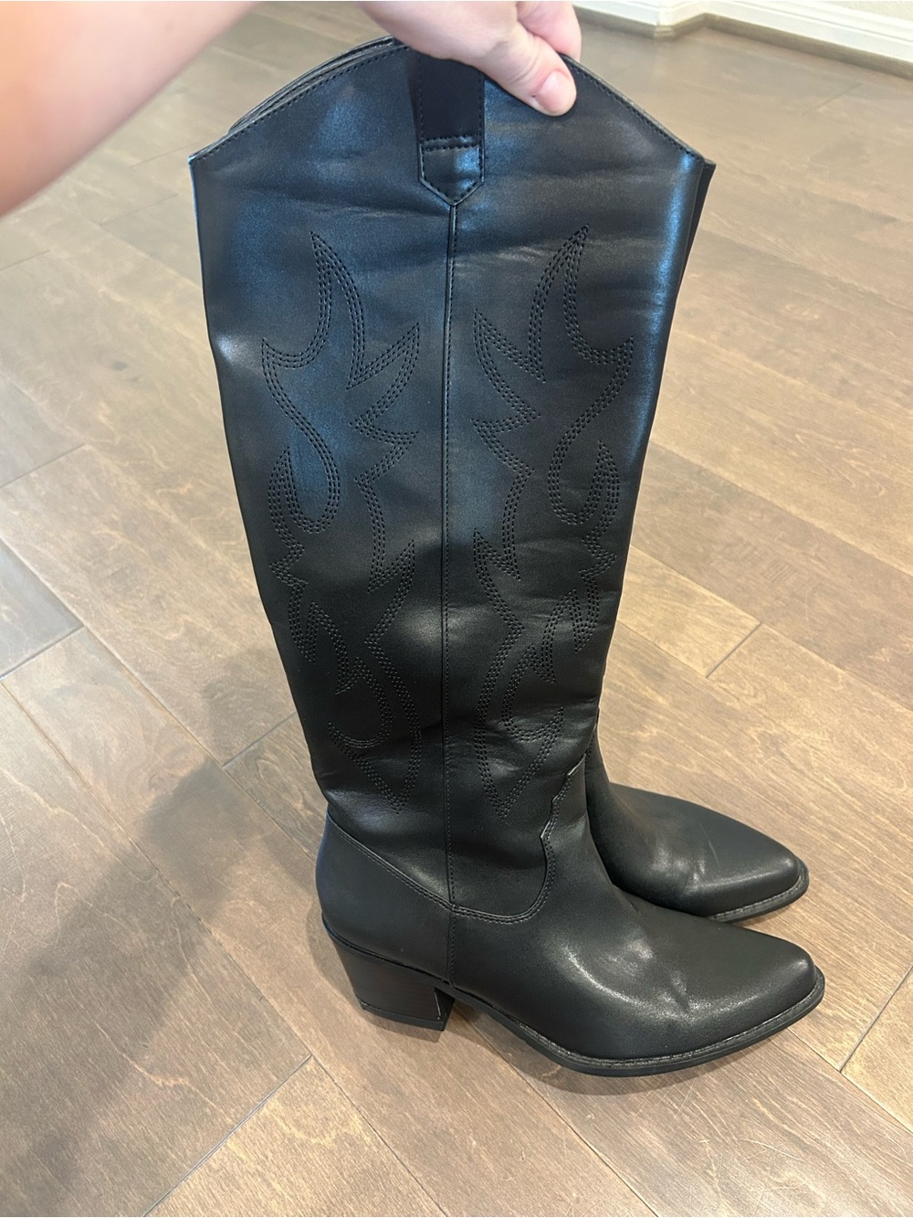 Classic Black Western Knee-High Boots - Sleek Leather Style